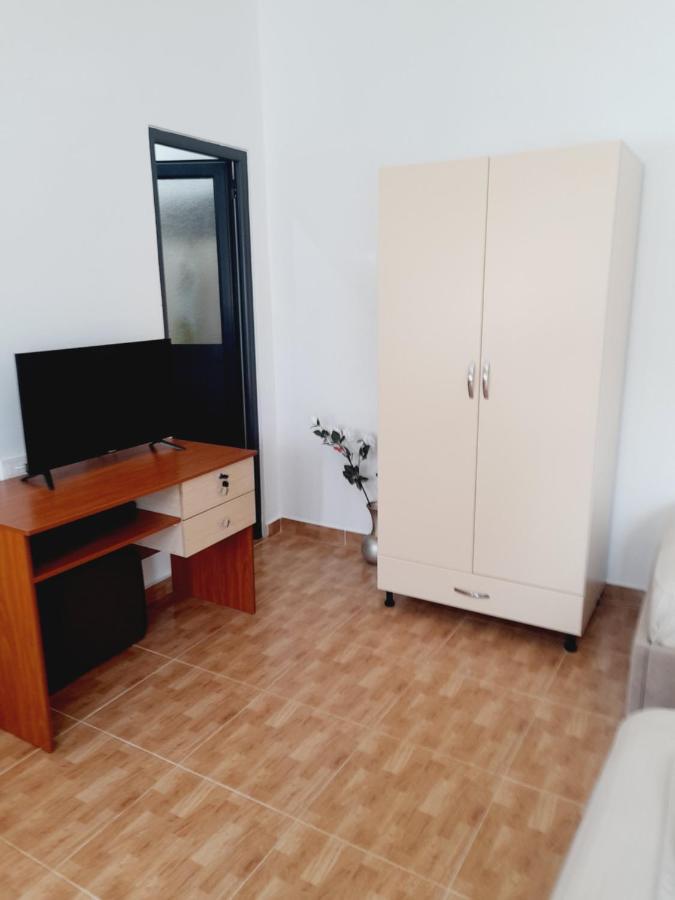 Vila F&M Ксамил Екстериор снимка